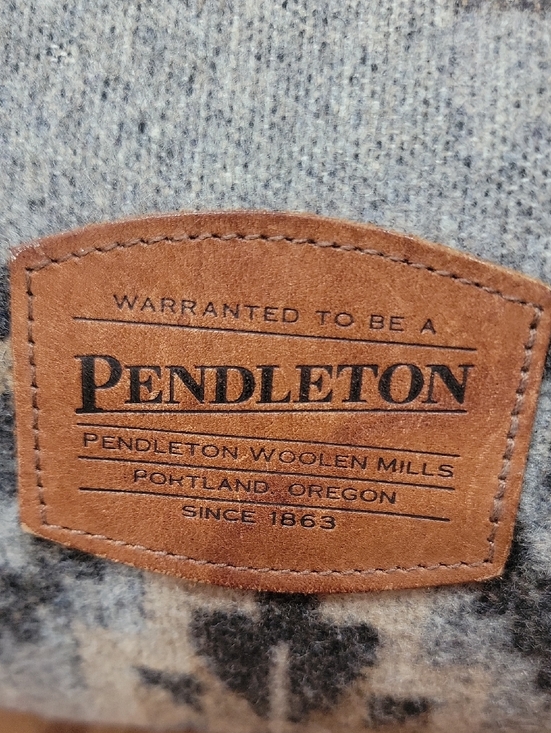 Pendleton Handbags - Vintage Pendleton Wool Jacquard & Leather Barrel Bag